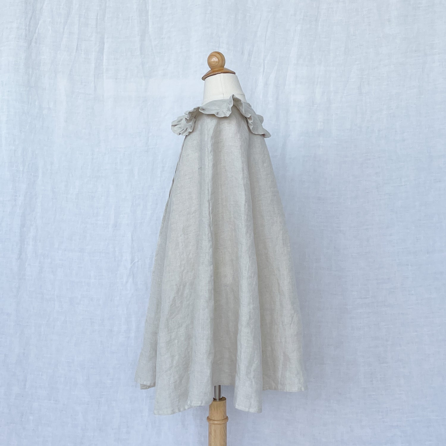 Side view of Flax linen collar cape